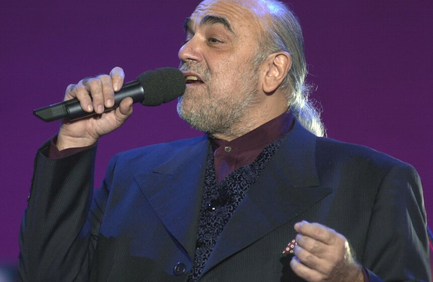 Умер певец Демис Руссос 4 фото