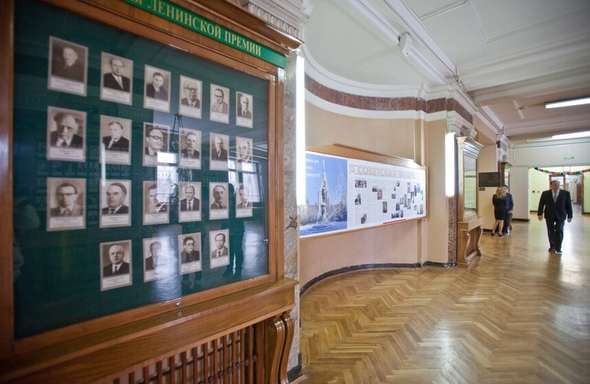 260 лет МГУ: Как выглядит старейший вуз страны 10 фото