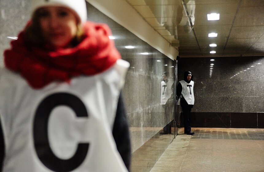 Шоу "Электрофасад" украсило здание электротеатра "Станиславский" 14 фото