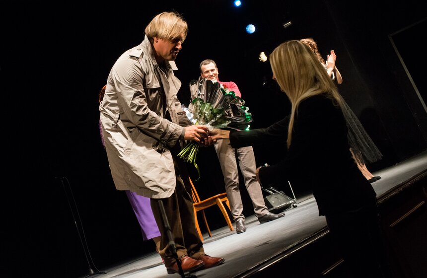 В театре Джигарханяна прошел спектакль "Не телефонный разговор" 16 фото