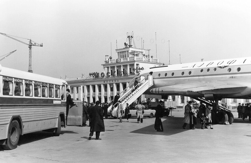 Посадка на рейс. 1960 год.<br />Фото: oldmos.ru