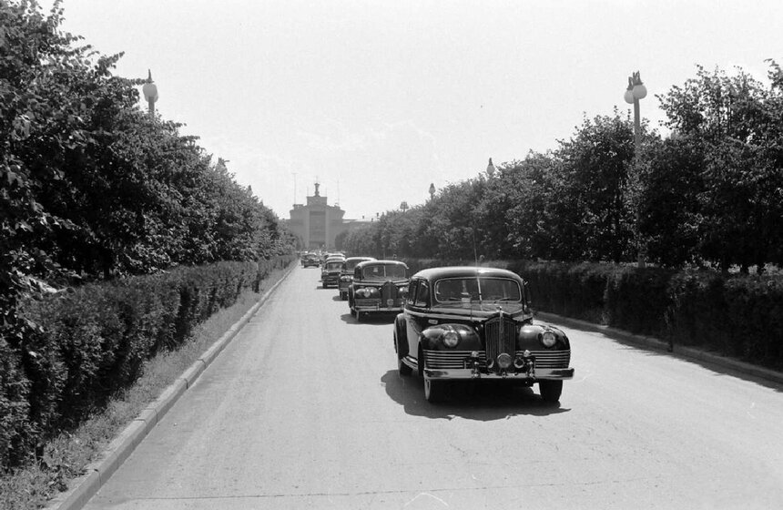 Кортеж вице-президента США Никсона. 1959 год.<br />Фото: oldmos.ru