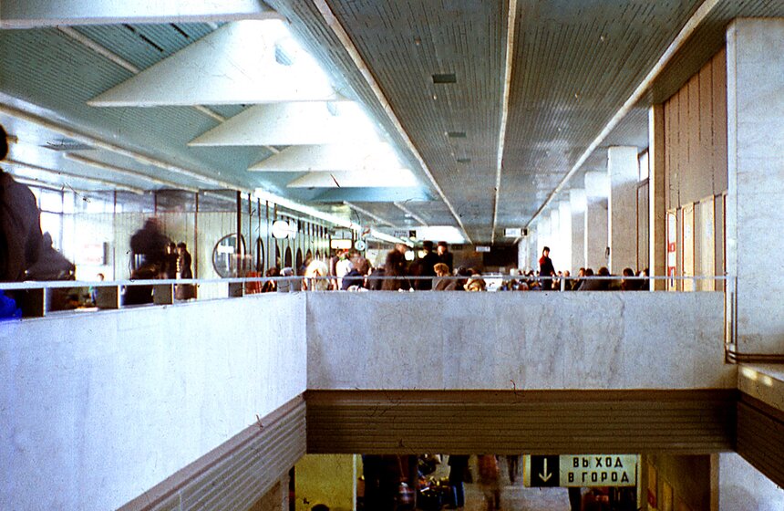 Вестибюль зала №2. 1980 год.<br />Фото: oldmos.ru