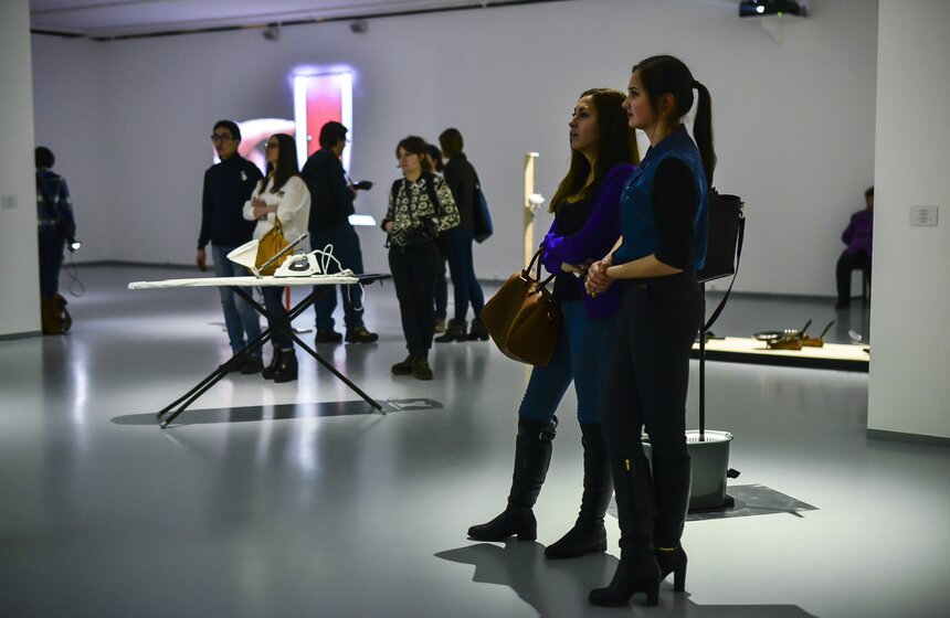 В МАММ открылась первая выставка греческой художницы Анны Вазоф 11 фото