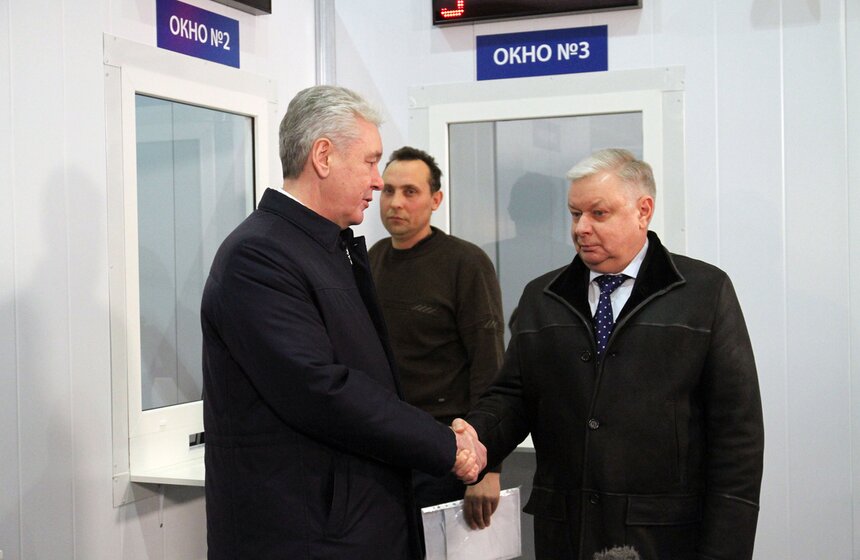 Сергей Собянин посетил миграционный центр в Новой Москве 13 фото