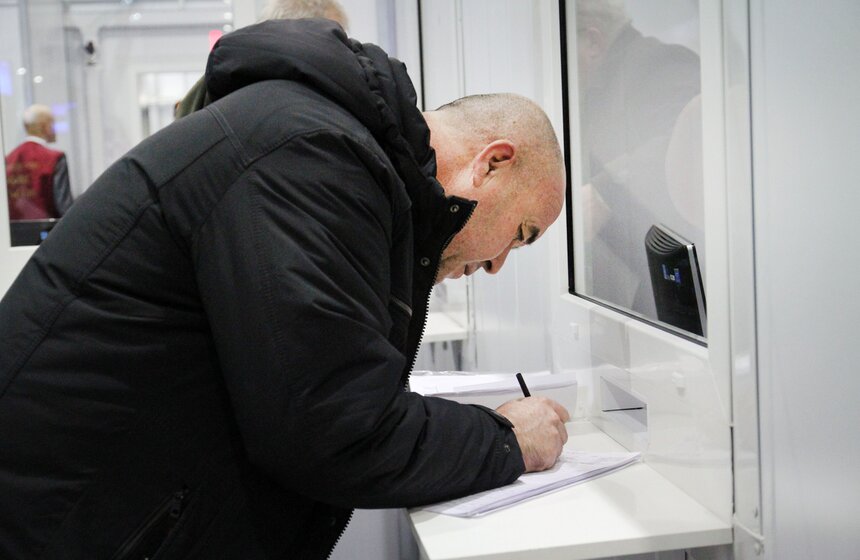 Сергей Собянин посетил миграционный центр в Новой Москве 14 фото