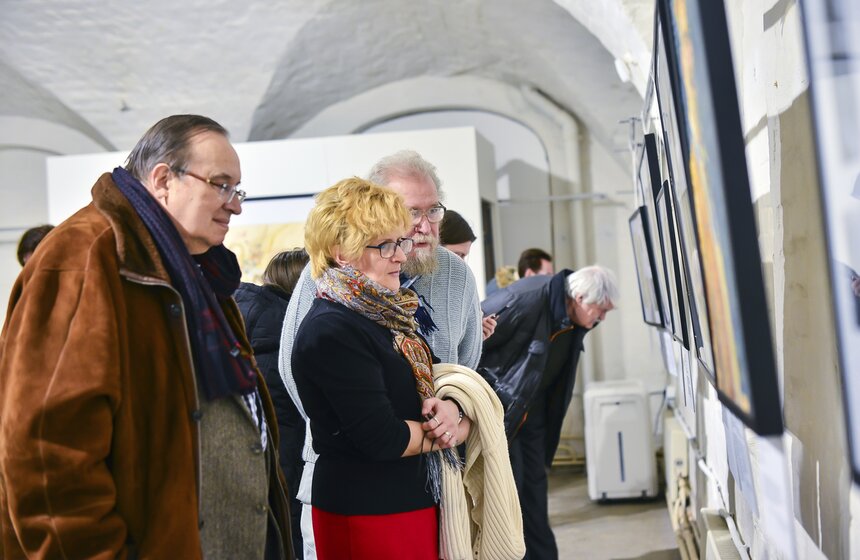 В столице открылась выставка карикатур на архитекторов 13 фото