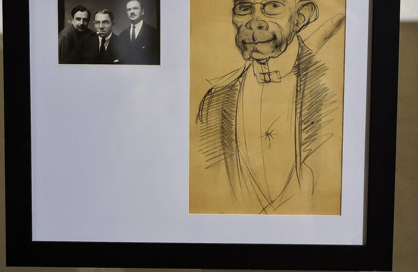В столице открылась выставка карикатур на архитекторов 17 фото