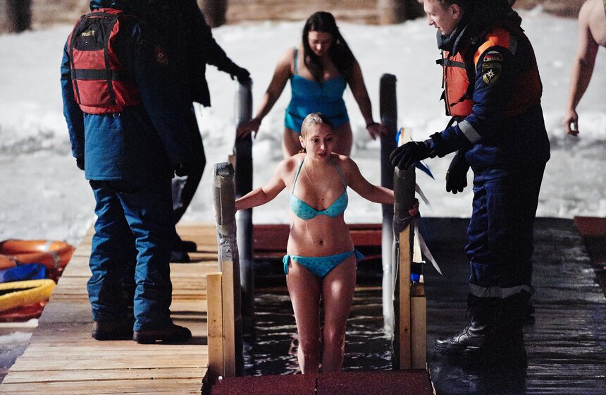 В Москве прошли крещенские купания 26 фото