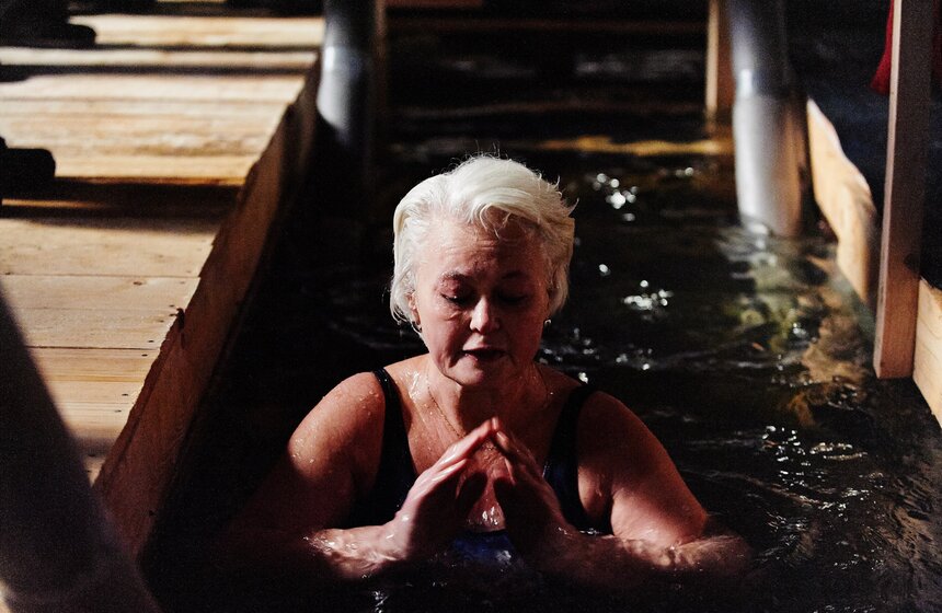 В Москве прошли крещенские купания 14 фото