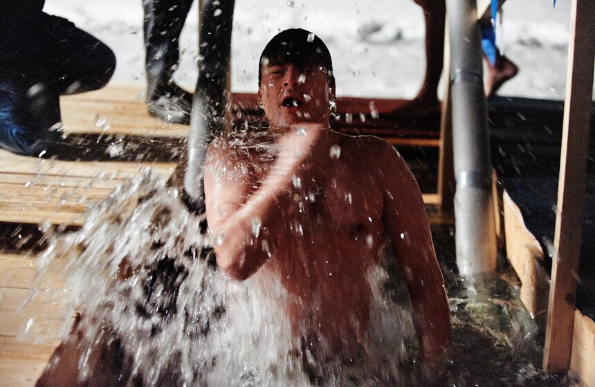 В Москве отметили праздник Крещения Господня 17 фото