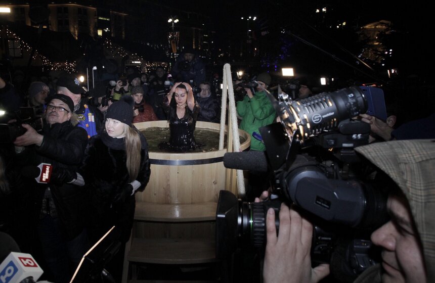 В Москве отметили праздник Крещения Господня 3 фото