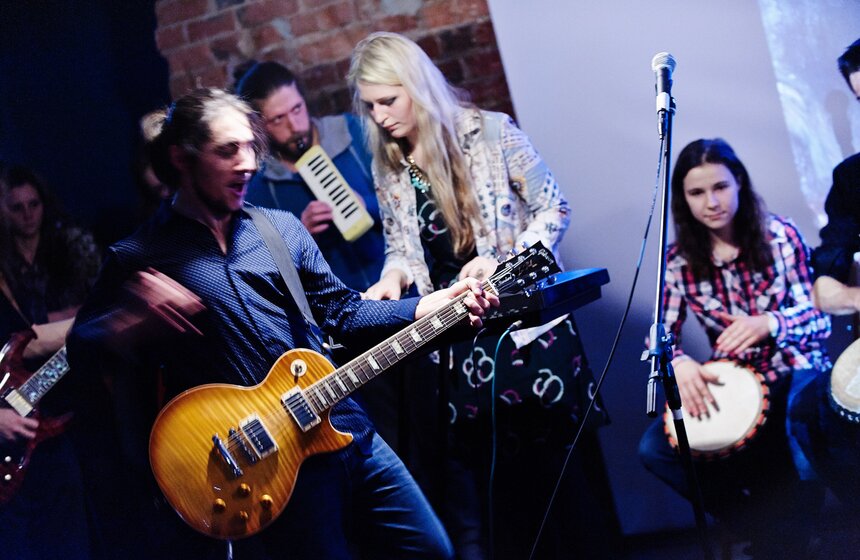 На выставке "Дали - живые полотна" прошел МузДжем 21 фото