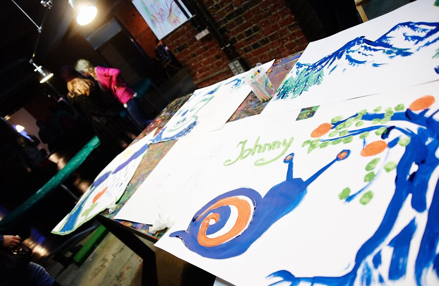 На выставке "Дали - живые полотна" прошел МузДжем 2 фото