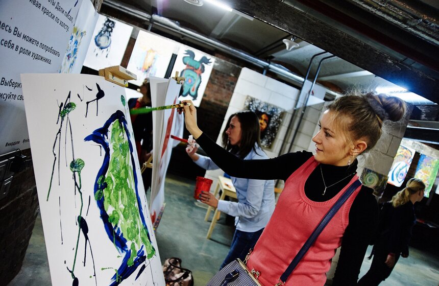 На выставке "Дали - живые полотна" прошел МузДжем 6 фото