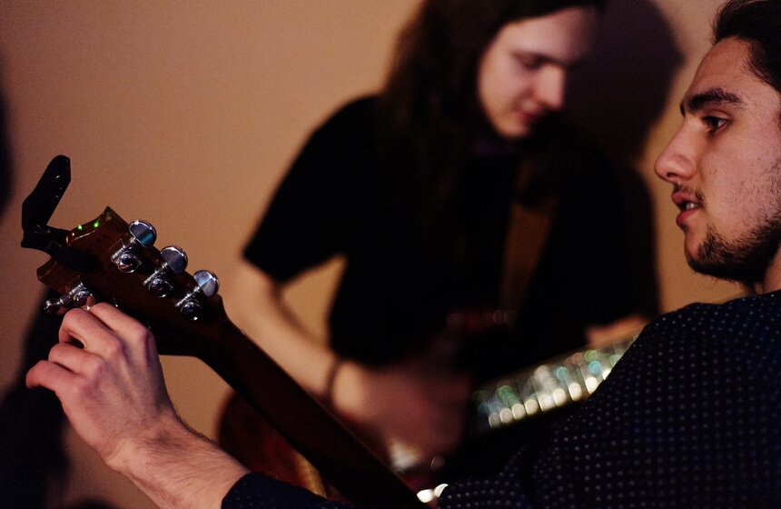 На выставке "Дали - живые полотна" прошел МузДжем 12 фото