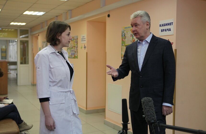 Сергей Собянин осмотрел детскую поликлинику на западе Москвы 14 фото