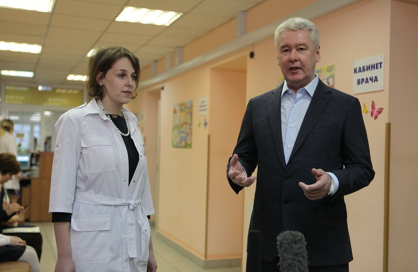 Сергей Собянин осмотрел детскую поликлинику на западе Москвы 13 фото