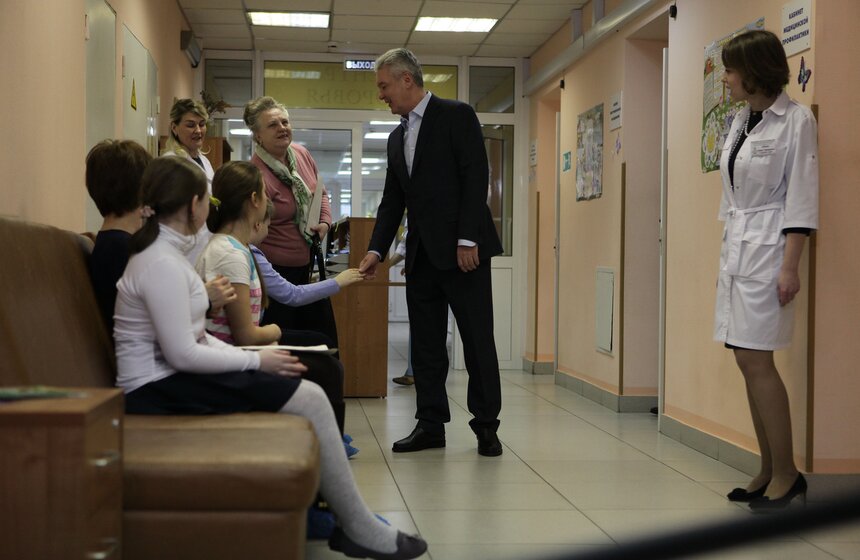 Сергей Собянин осмотрел детскую поликлинику на западе Москвы 12 фото