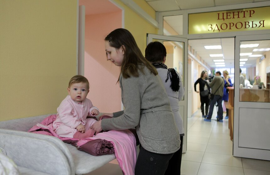 Сергей Собянин осмотрел детскую поликлинику на западе Москвы 17 фото