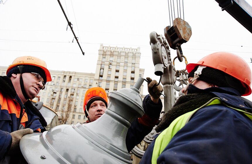 Фонарям на Бородинском мосту придали довоенный облик 13 фото