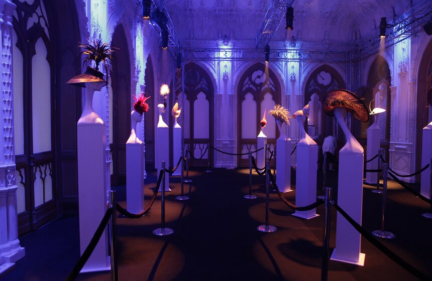 В "Доме Черткова" проходит выставка шляп Филипа Трейси 2 фото