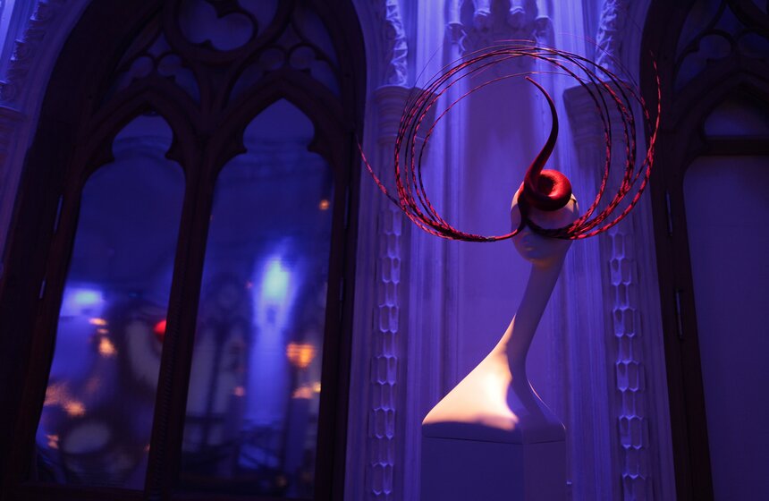 В "Доме Черткова" проходит выставка шляп Филипа Трейси 4 фото