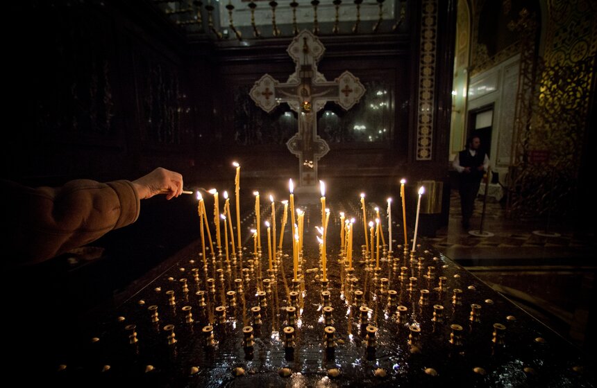 В храме Христа Спасителя прошло отпевание Елены Образцовой 12 фото