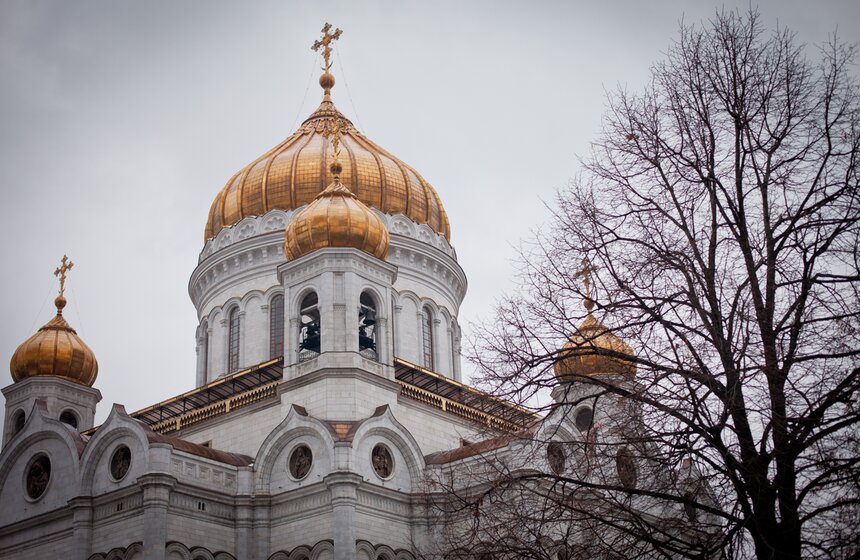 В храме Христа Спасителя прошло отпевание Елены Образцовой 15 фото