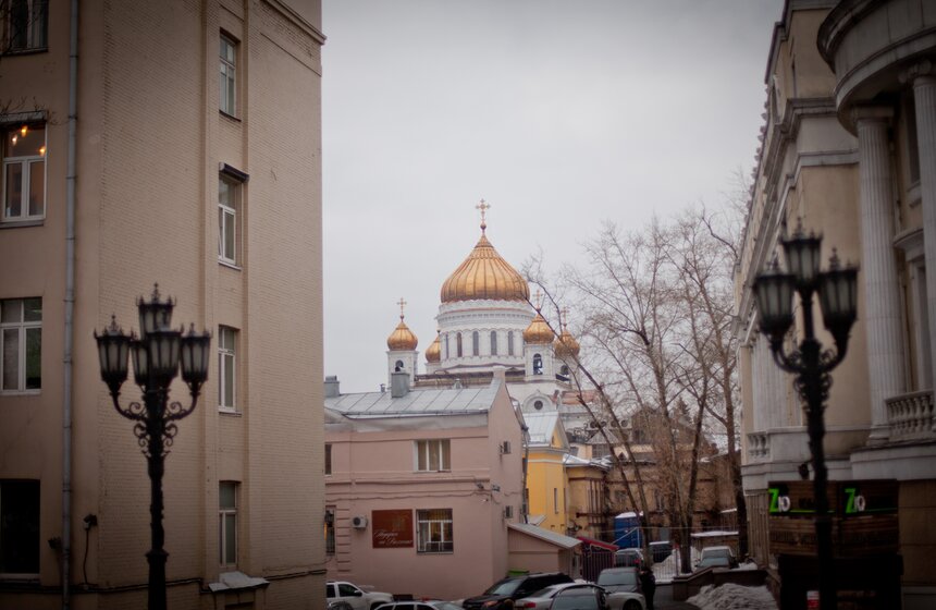 В храме Христа Спасителя прошло отпевание Елены Образцовой 17 фото