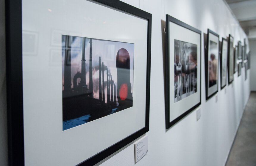 В галерее братьев Люмьер открылась выставка "PROзавод" 7 фото