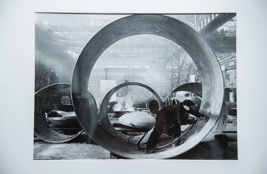 В галерее братьев Люмьер открылась выставка "PROзавод" 17 фото