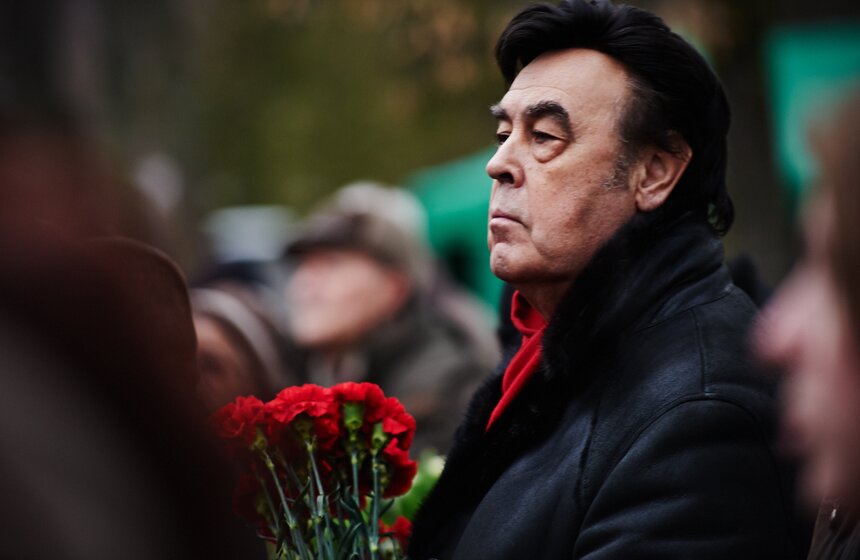 На Новодевичьем кладбище прошли похороны Елены Образцовой 20 фото