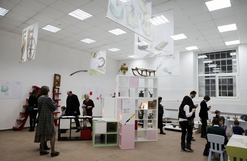 В Москве открывается выставка "Коромысло, примус, прялка" 14 фото