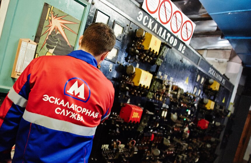 Механизмы старых эскалаторов "Бауманской" отдадут в музей метро 12 фото