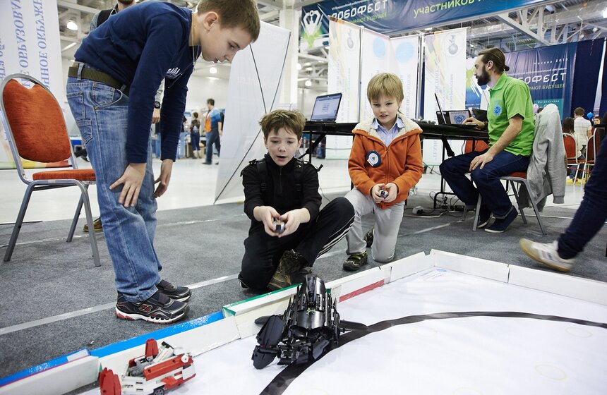 В Москве завершился VII фестиваль "РобоФест-2015" 4 фото
