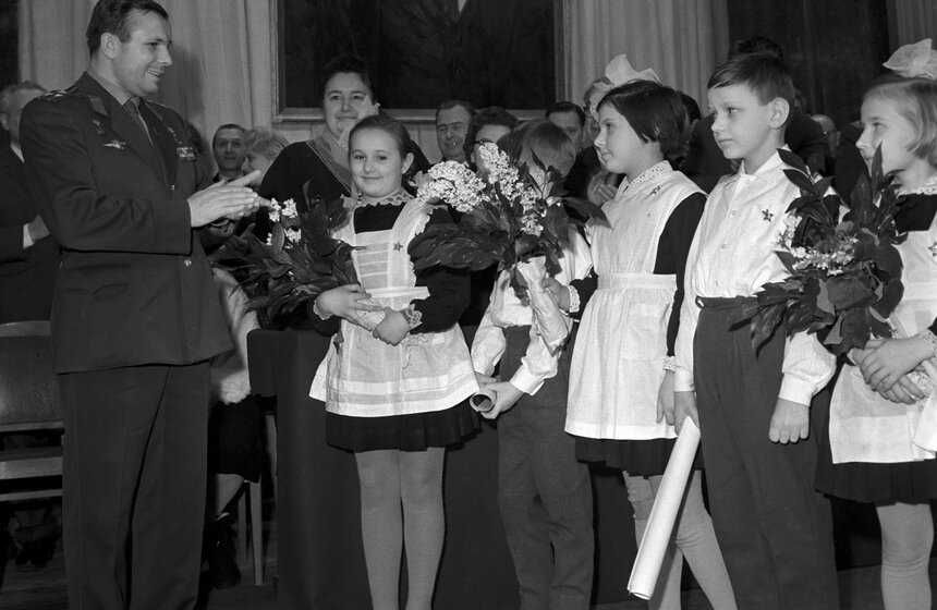 Юрий Гагарин в музыкальном училище имени Гнесиных, 1964 год. Фото: ТАСС/Александр Коньков
