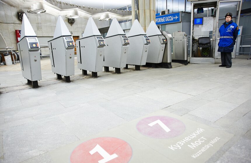 На станции "Кузнецкий мост" провели капитальный ремонт путей 3 фото