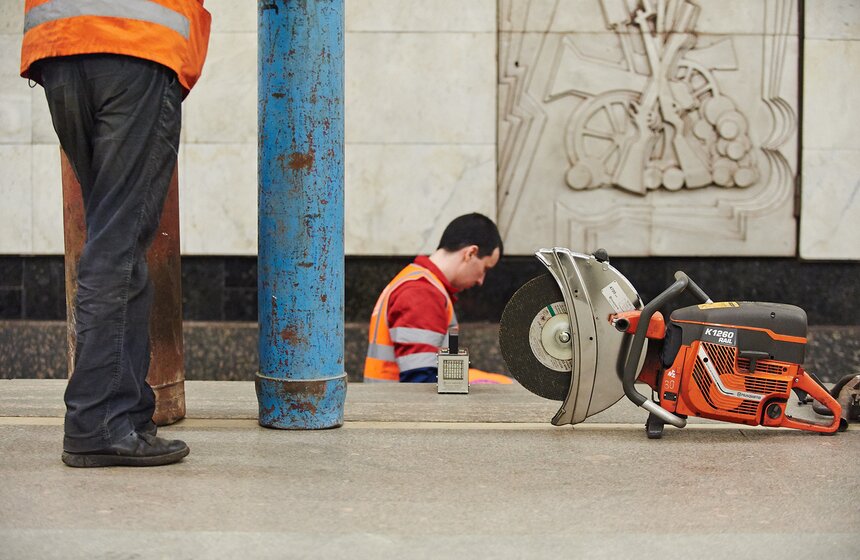 На станции "Кузнецкий мост" провели капитальный ремонт путей 14 фото