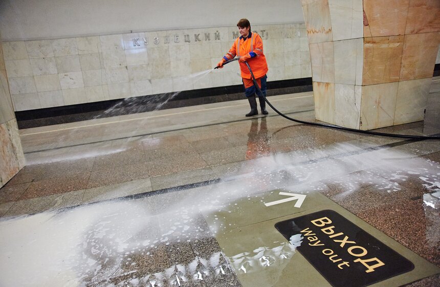 На станции "Кузнецкий мост" провели капитальный ремонт путей 25 фото