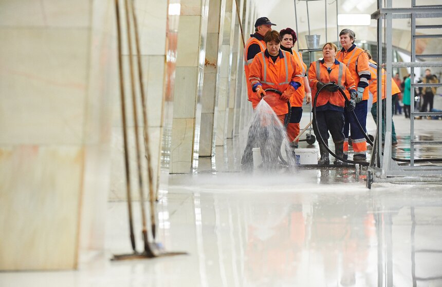 На станции "Кузнецкий мост" провели капитальный ремонт путей 22 фото