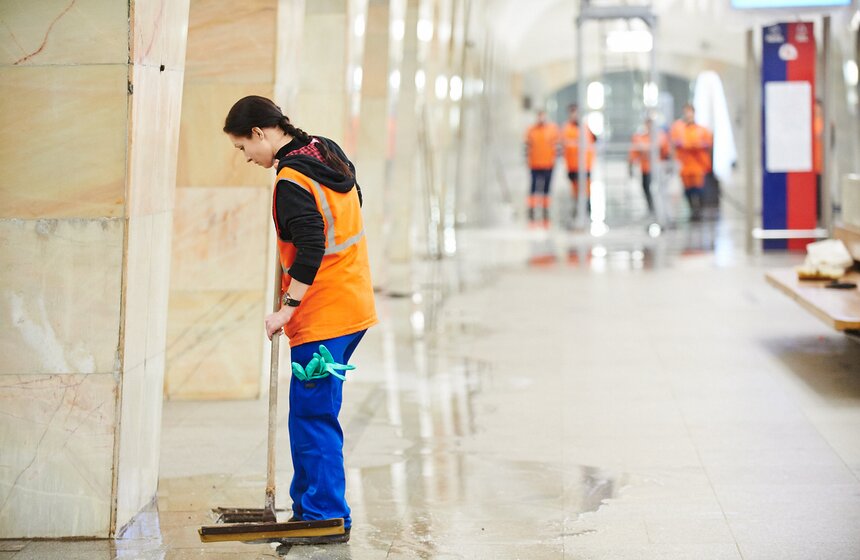 На станции "Кузнецкий мост" провели капитальный ремонт путей 21 фото