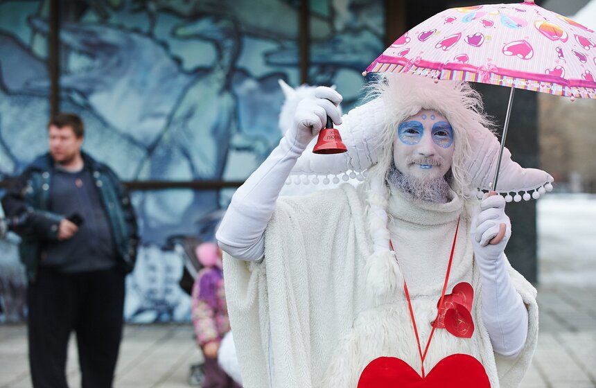 В Дарвиновском музее открыли скульптуру амурозавра 7 фото