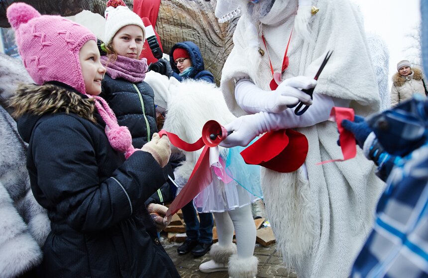 В Дарвиновском музее открыли скульптуру амурозавра 20 фото