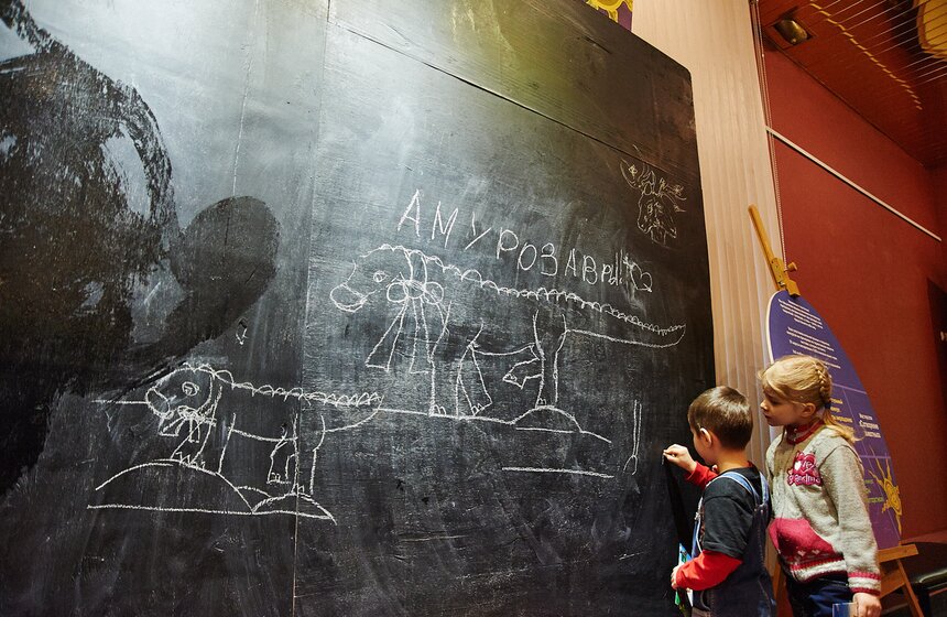 В Дарвиновском музее открыли скульптуру амурозавра 23 фото