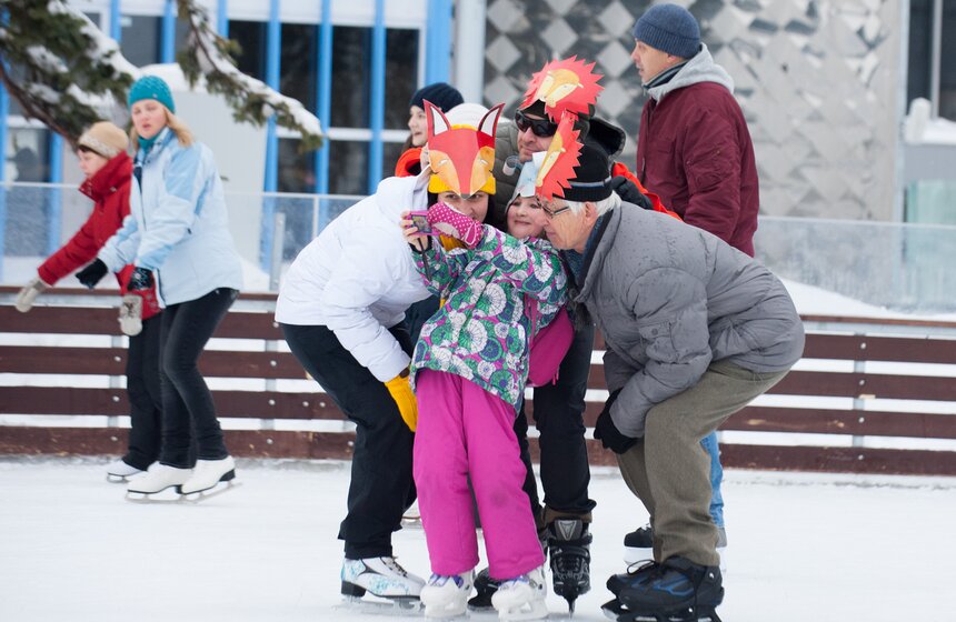 На катке ВДНХ прошла благотворительная акция 6 фото