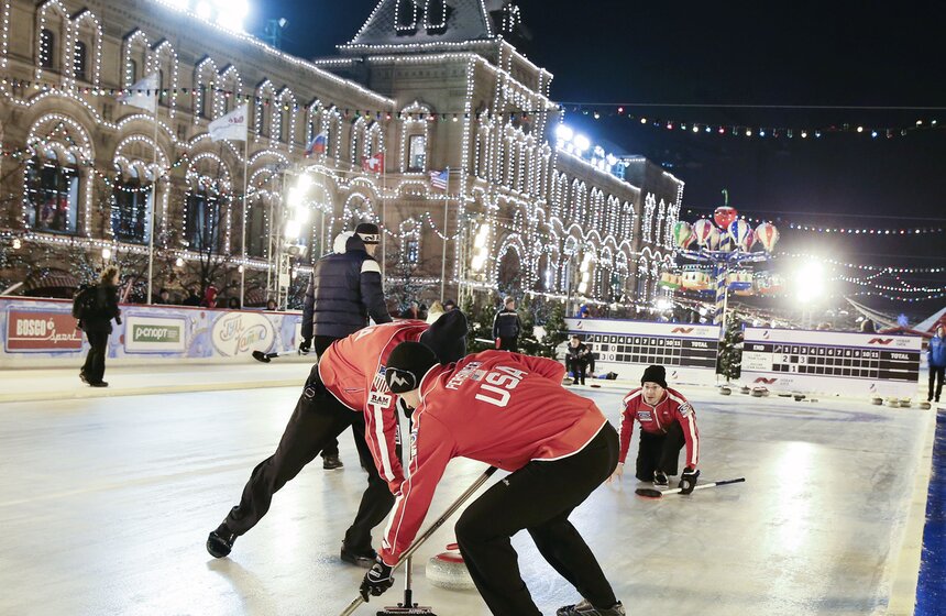 Турнир по керлингу на Красной площади 9 фото