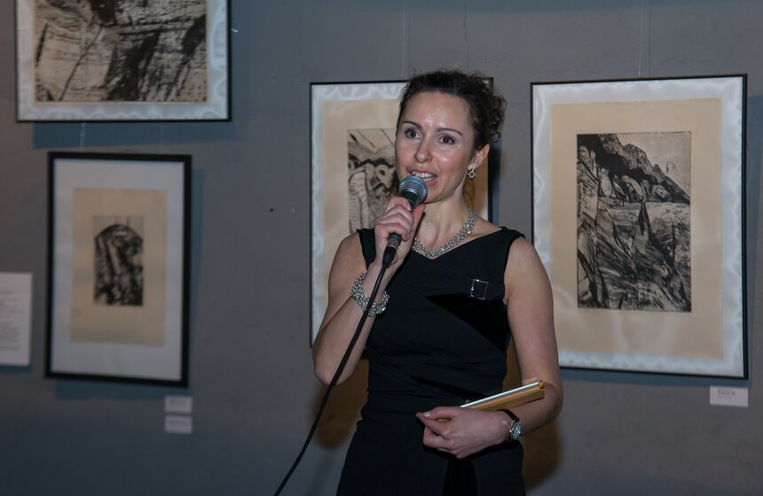 В арт-центре VINYL открылась выставка "Любовь" 15 фото