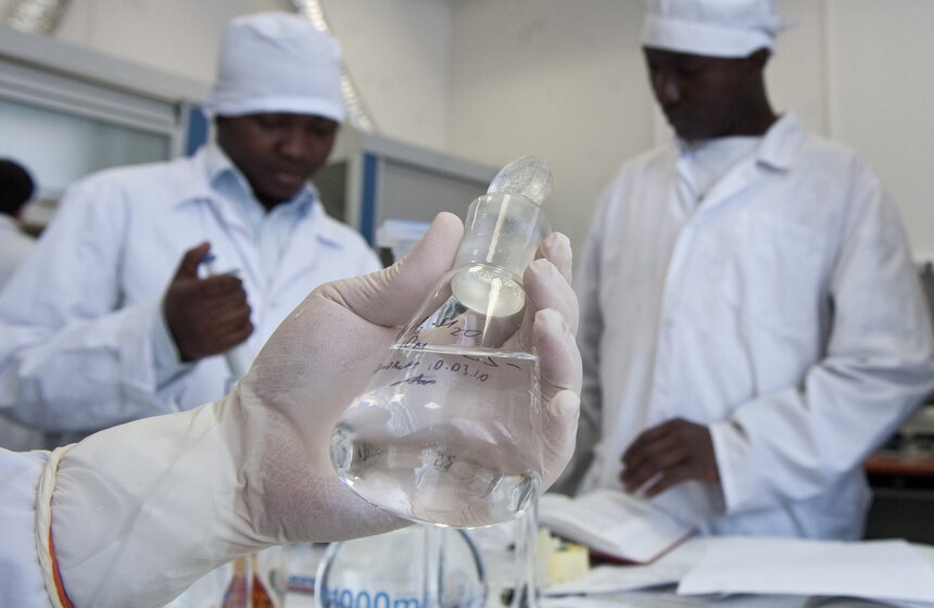 Студенты на занятиях в Научном центре Российского университета Дружбы народов имени Патриса Лумумбы. Фото: ТАСС/Максим Шеметов