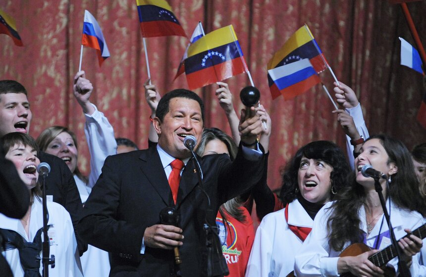 Президент Венесуэлы Уго Чавес во время посещения Российского университета дружбы народов им. Патриса Лумумбы (РУДН). Фото: ТАСС/Шеметов Максим